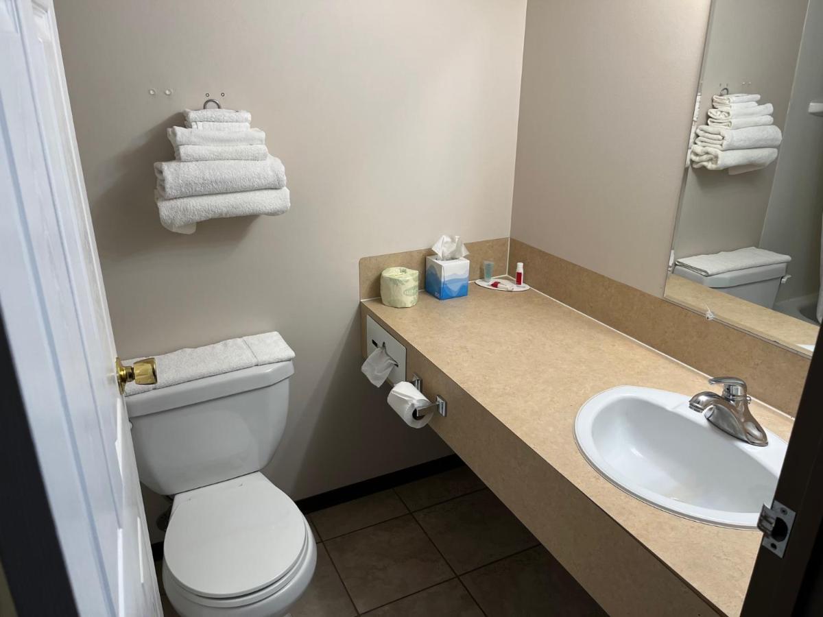 Best Stay Inn Melville Екстер'єр фото